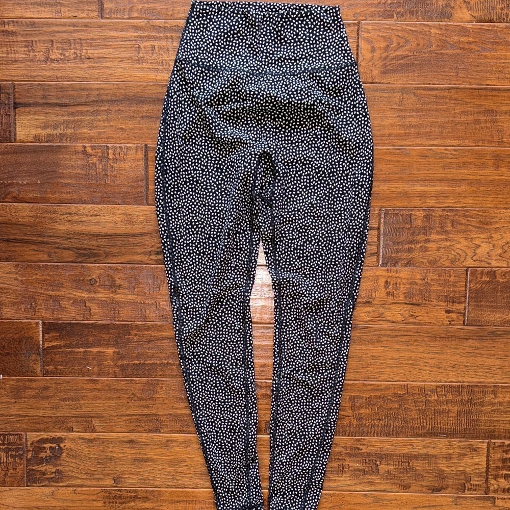 Buffbunny Legacy Leggings Black and White Polla Dot Print, small